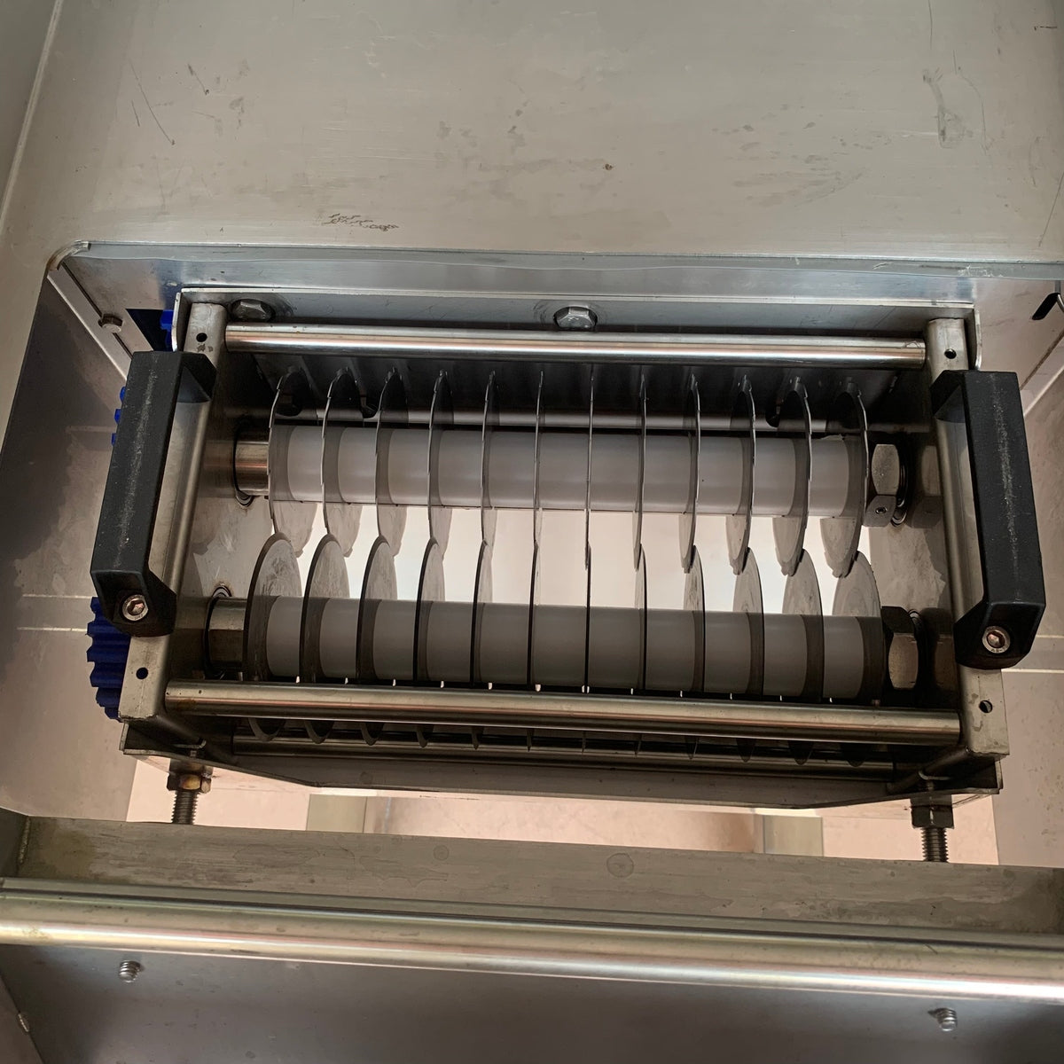 Bone-In Poultry Dicer GA-MEAT-075